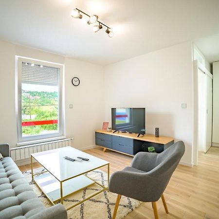 Sun Square Apartments Тузла Екстериор снимка
