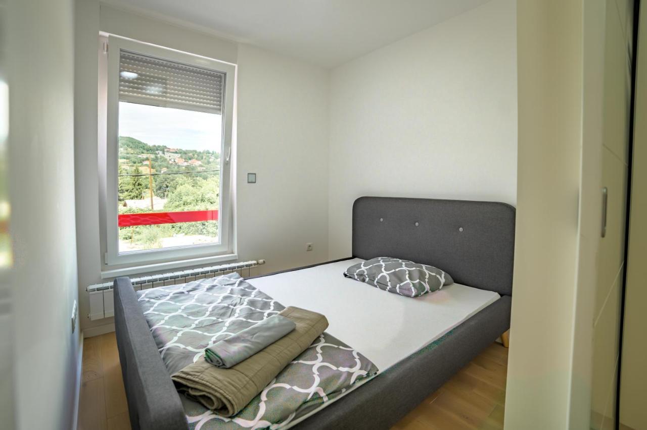 Sun Square Apartments Тузла Екстериор снимка