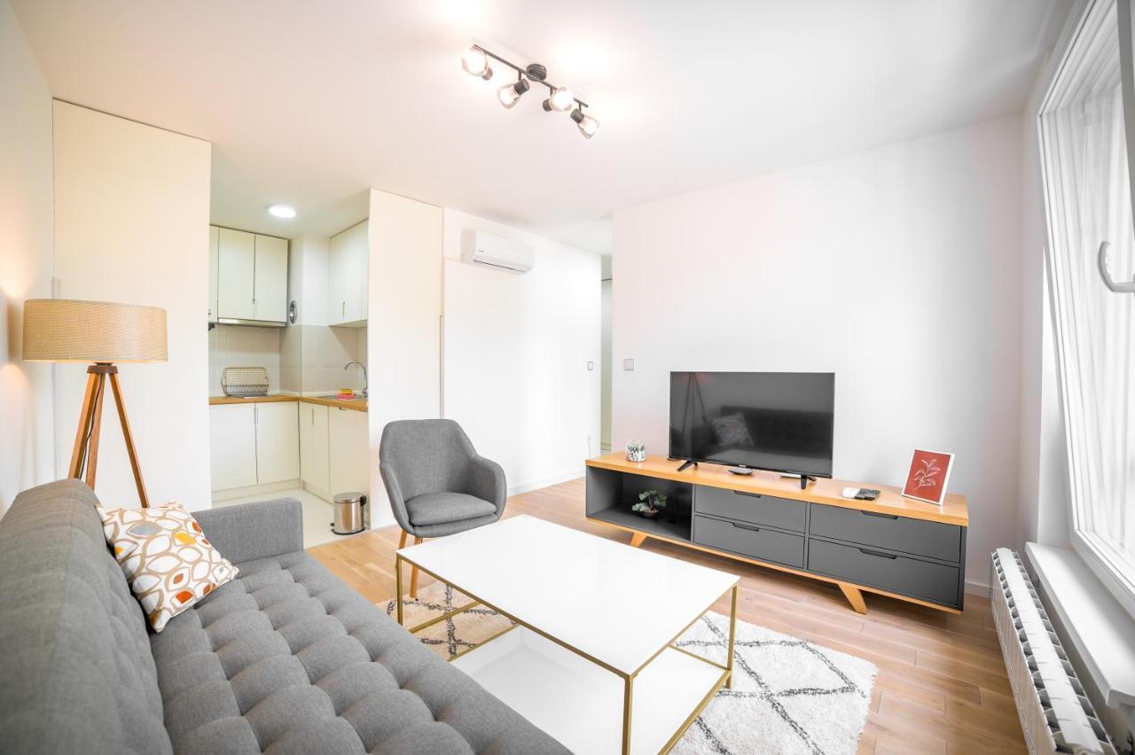 Sun Square Apartments Тузла Екстериор снимка