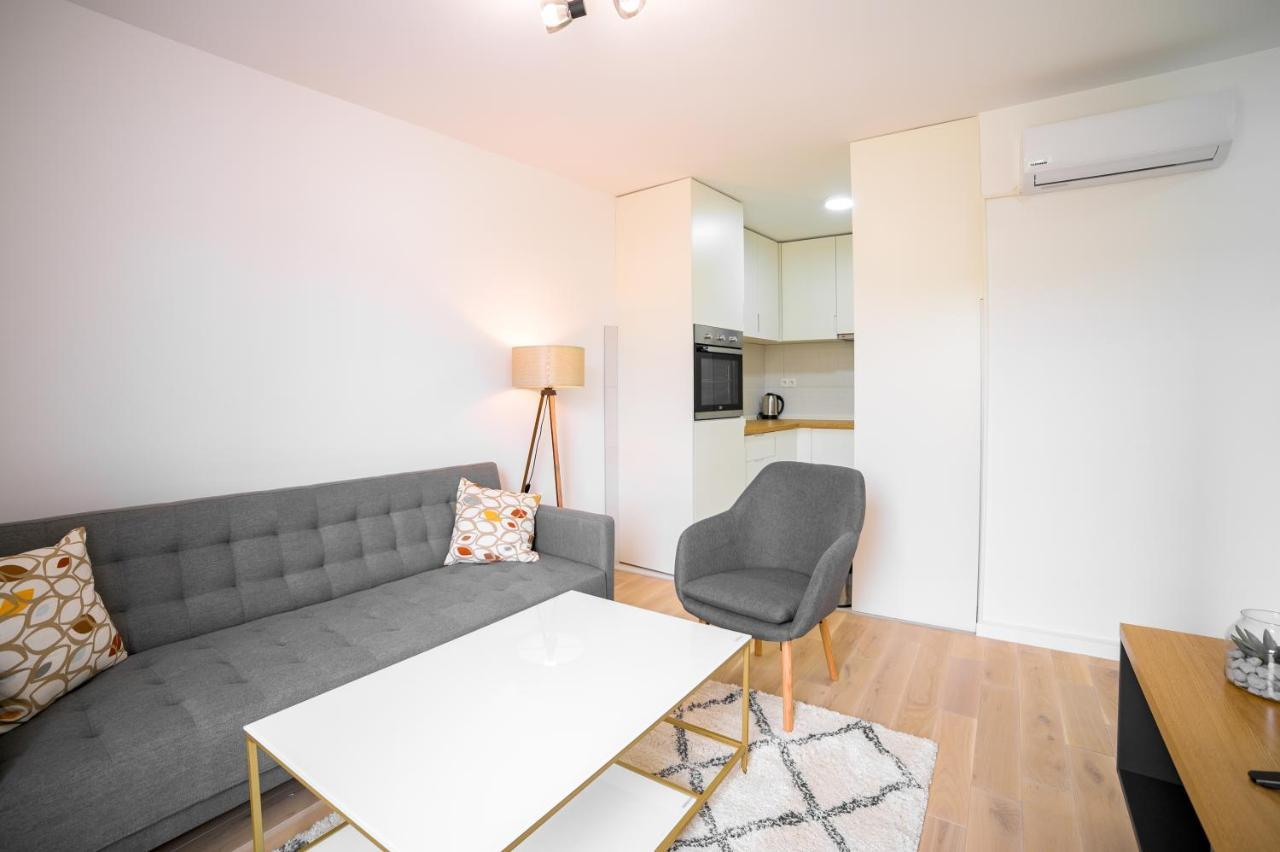 Sun Square Apartments Тузла Екстериор снимка