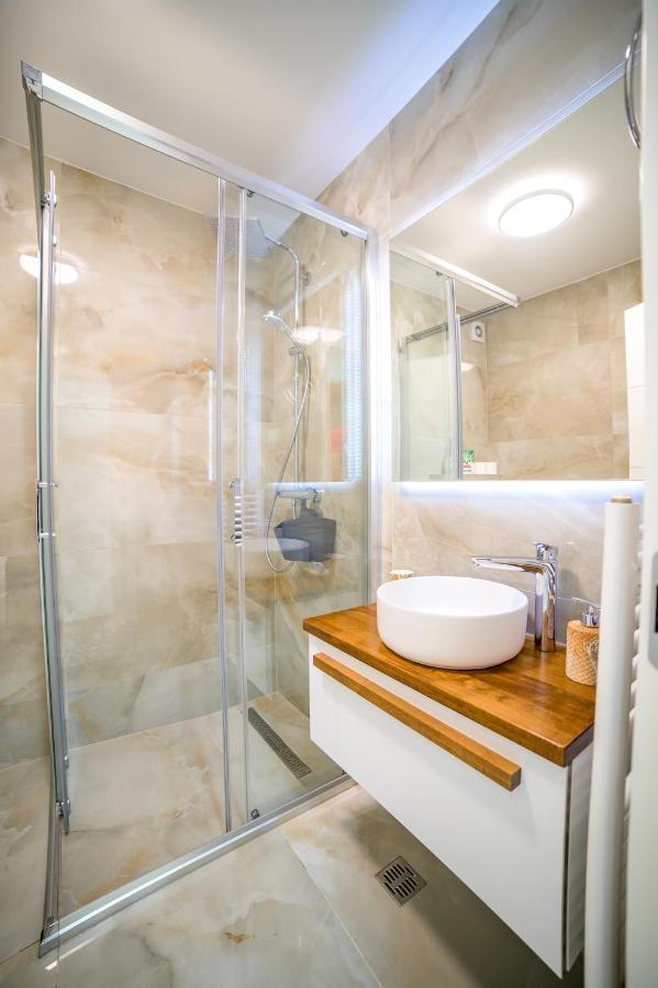 Sun Square Apartments Тузла Екстериор снимка