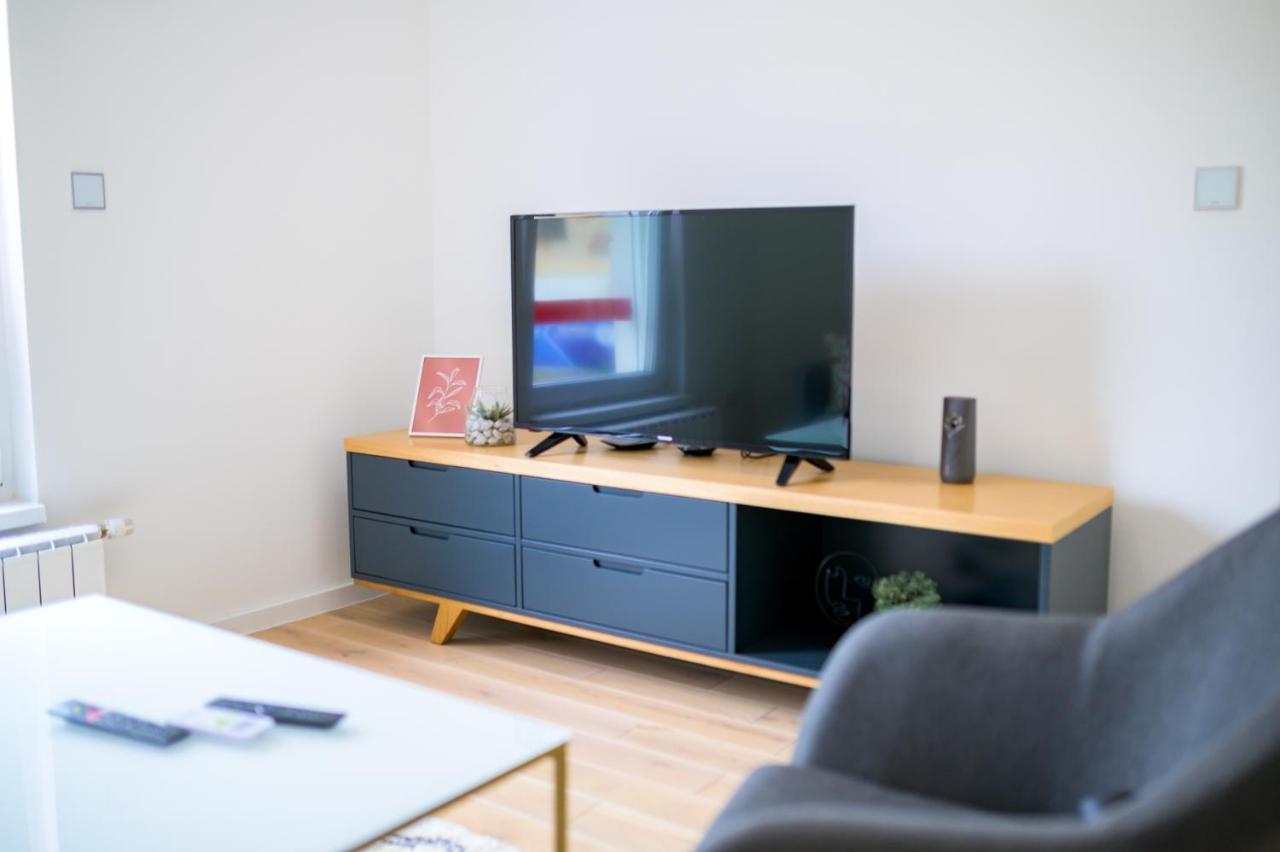 Sun Square Apartments Тузла Екстериор снимка
