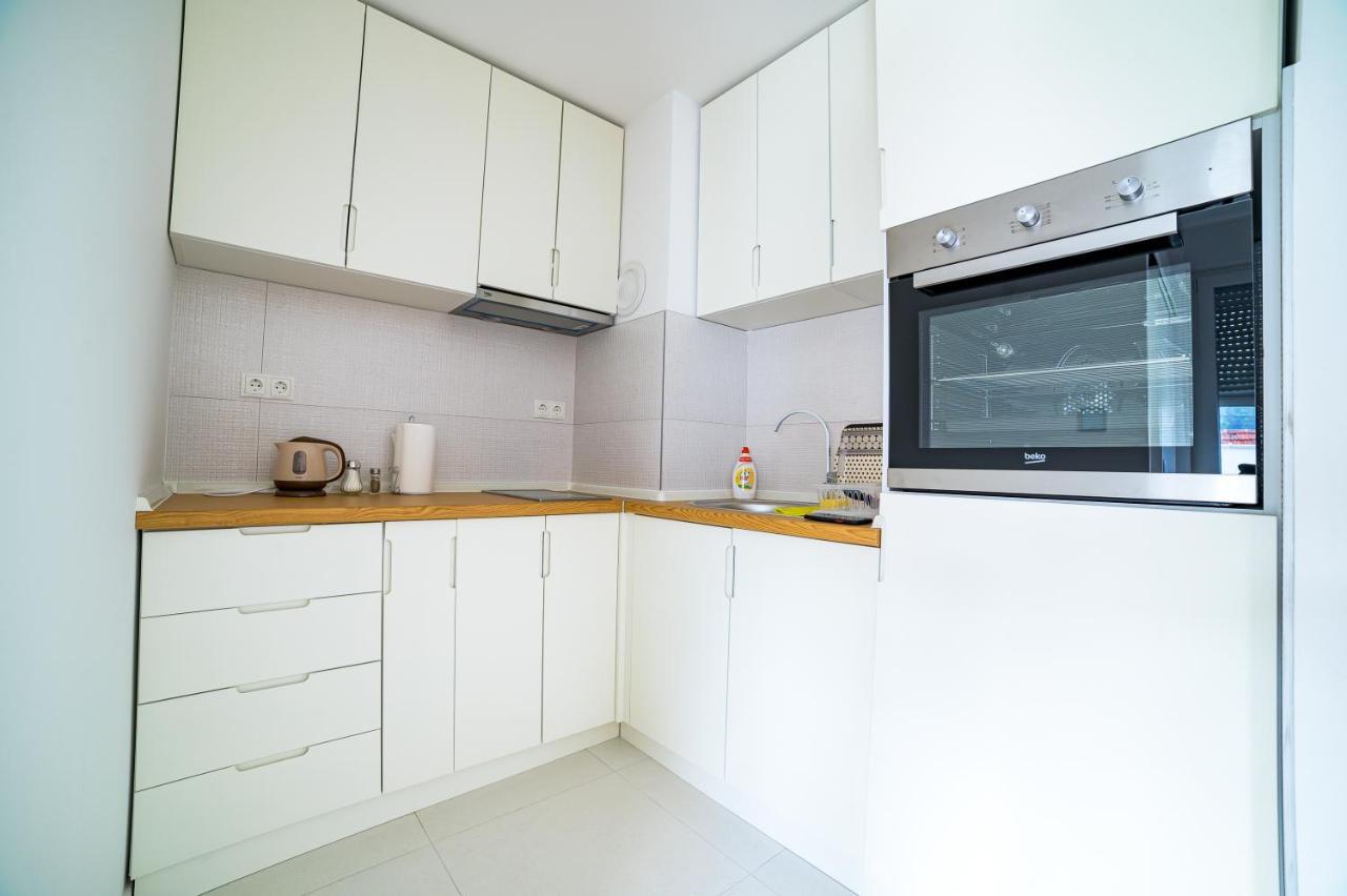 Sun Square Apartments Тузла Екстериор снимка