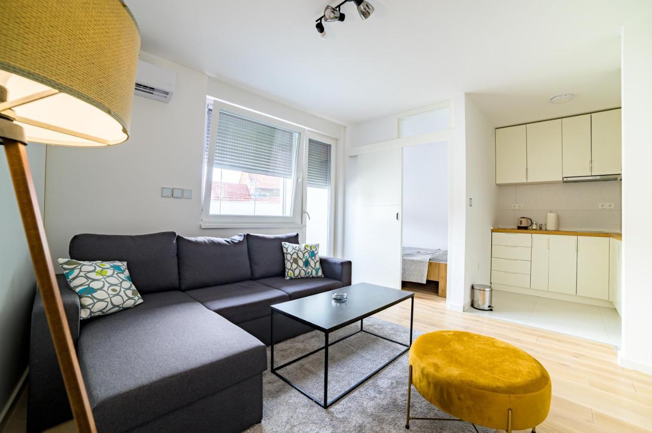 Sun Square Apartments Тузла Екстериор снимка